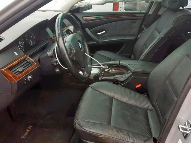 WBANV13548CZ58411 - 2008 BMW 528 XI SILVER photo 5