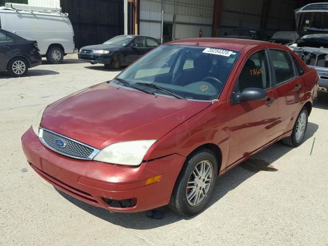 1FAFP34N25W134970 - 2005 FORD FOCUS ZX4 RED photo 2