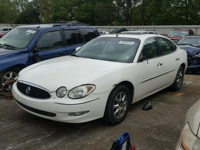 2G4WD532X51298587 - 2005 BUICK LACROSSE C WHITE photo 2