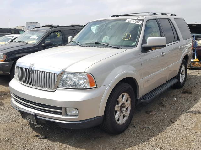 5LMFU28576LJ20761 - 2006 LINCOLN NAVIGATOR 银色 照片 2