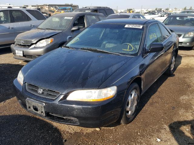 1HGCG3255YA030900 - 2000 HONDA ACCORD EX BLACK photo 2