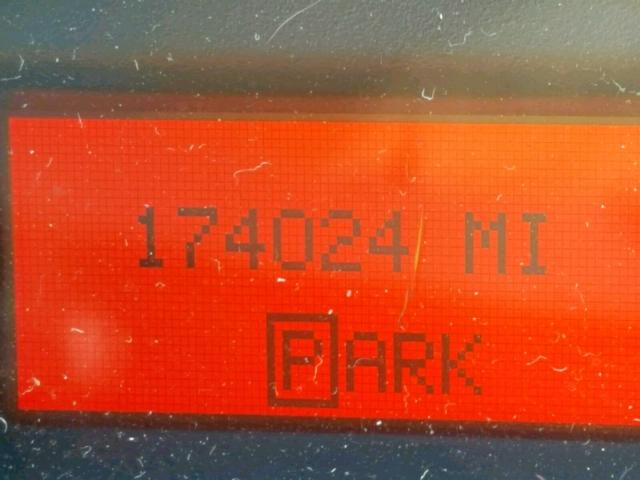 2G2WP552981106576 - 2008 PONTIAC GRAND PRIX BLACK photo 8