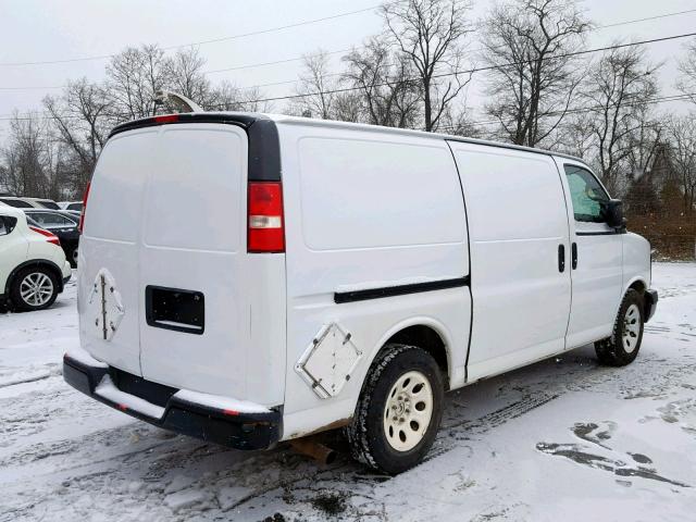 1GTS8AF49C1193443 - 2012 GMC SAVANA G15 WHITE photo 4