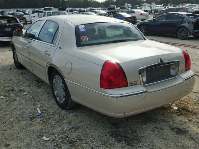 1LNHM83W33Y629002 - 2003 LINCOLN TOWN CAR C WHITE photo 3