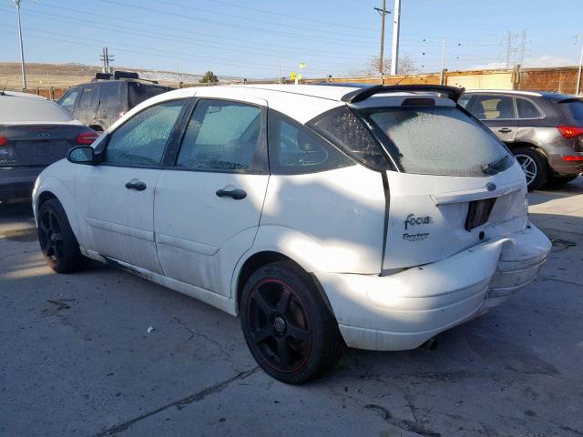 3FAFP37313R191154 - 2003 FORD FOCUS ZX5 WHITE photo 3