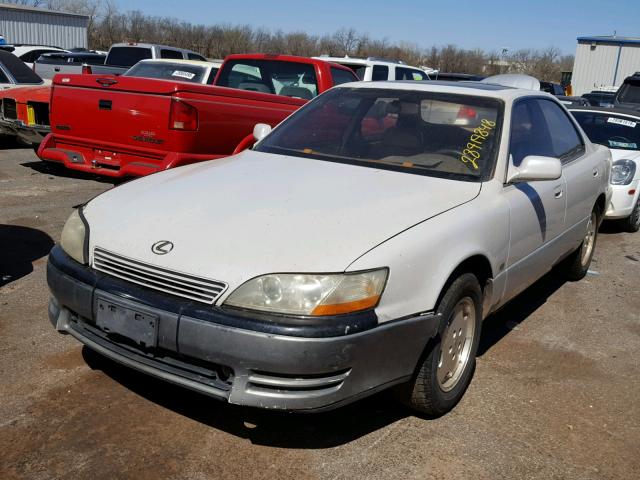 JT8BF12G2T0166997 - 1996 LEXUS ES 300 WHITE photo 2