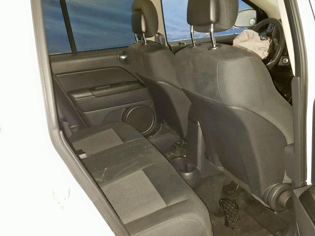 1C4NJDBB0CD685140 - 2012 JEEP COMPASS SP 白色 照片 6