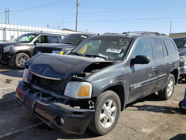 1GKDT13S252289622 - 2005 GMC ENVOY CHARCOAL photo 2