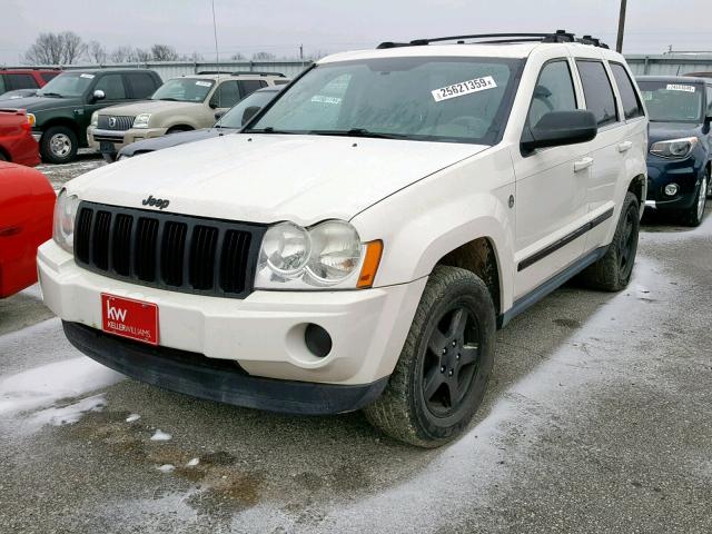 1J8HR58287C645363 - 2007 JEEP GRAND CHER WHITE photo 2