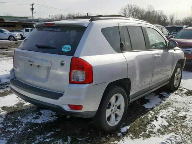 1J4NF1FB9BD258932 - 2011 JEEP COMPASS SP ვერცხლისფერი ფოტო 4