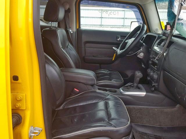 5GTDN136X68112610 - 2006 HUMMER H3 YELLOW photo 5