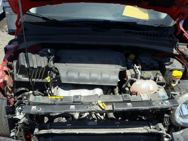 ZACCJAAT6GPD70348 - 2016 JEEP RENEGADE S RED photo 7