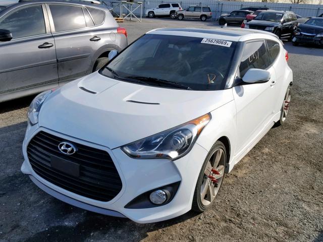 KMHTC6AE0DU127116 - 2013 HYUNDAI VELOSTER T WHITE photo 2