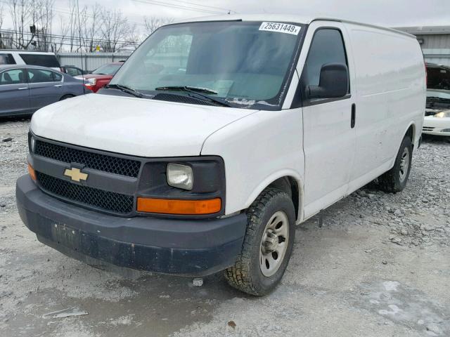 1GCUGADX1A1180594 - 2010 CHEVROLET EXPRESS G1 WHITE photo 2