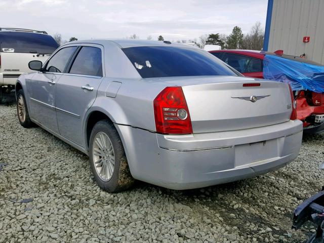 2C3CA5CV9AH213304 - 2010 CHRYSLER 300 TOURIN SILVER photo 3