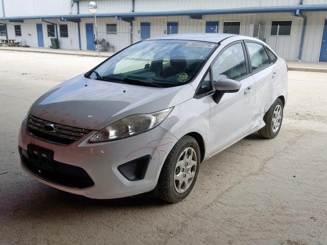 3FADP4BJ5CM145374 - 2012 FORD FIESTA SE WHITE photo 2