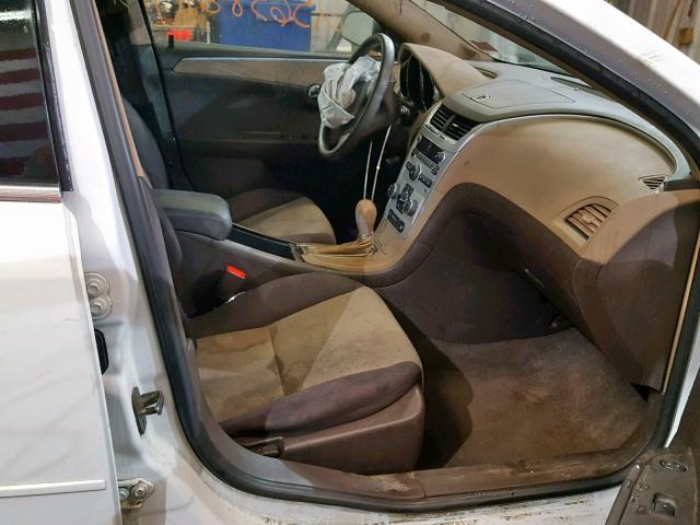 1G1ZG57B394220898 - 2009 CHEVROLET MALIBU LS WHITE photo 5