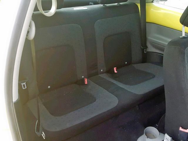 3VWCB21C11M468911 - 2001 VOLKSWAGEN NEW BEETLE 黄色 照片 6