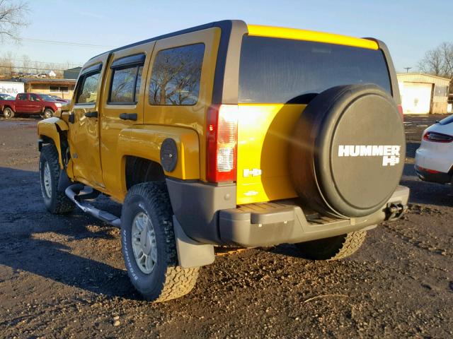 5GTDN136X68288749 - 2006 HUMMER H3 YELLOW photo 3