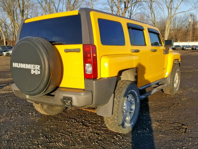 5GTDN136X68288749 - 2006 HUMMER H3 YELLOW photo 4