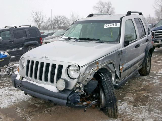 1J4GL38K66W208963 - 2006 JEEP LIBERTY RE SILVER photo 2