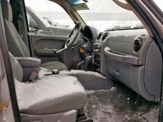 1J4GL38K66W208963 - 2006 JEEP LIBERTY RE SILVER photo 5