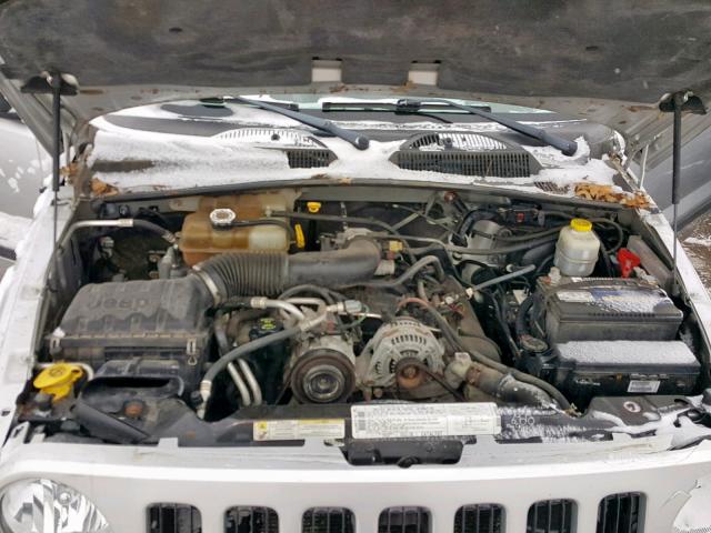1J4GL38K66W208963 - 2006 JEEP LIBERTY RE SILVER photo 7
