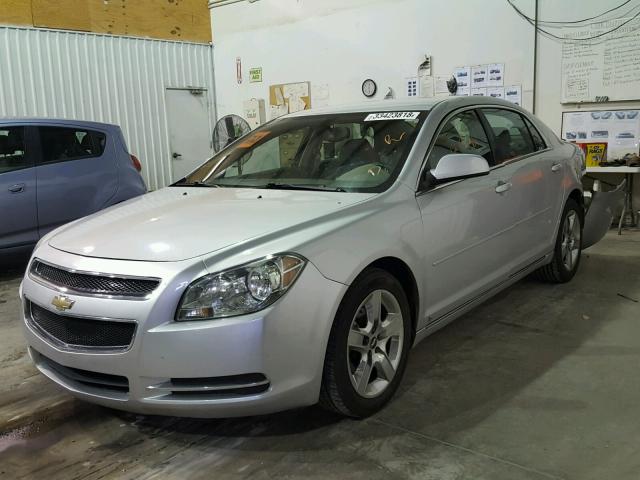 1G1ZC5E02AF116926 - 2010 CHEVROLET MALIBU 1LT ვერცხლისფერი ფოტო 2