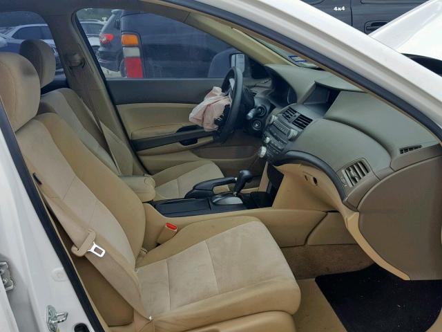 1HGCP26459A082329 - 2009 HONDA ACCORD LXP WHITE photo 5