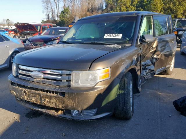 2FMGK5BC2BBD33617 - 2011 FORD FLEX SE BROWN photo 2