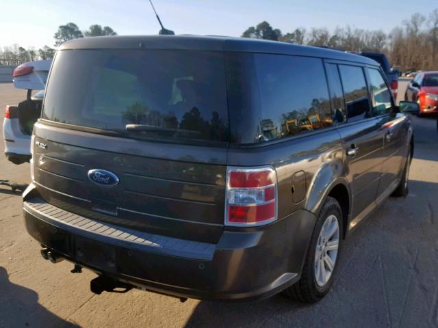 2FMGK5BC2BBD33617 - 2011 FORD FLEX SE BROWN photo 4