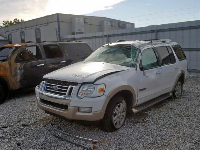 1FMEU74E27UA93952 - 2007 FORD EXPLORER E WHITE photo 2