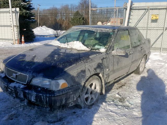 YV1LS55A7X2593712 - 1999 VOLVO S70 BLUE photo 2