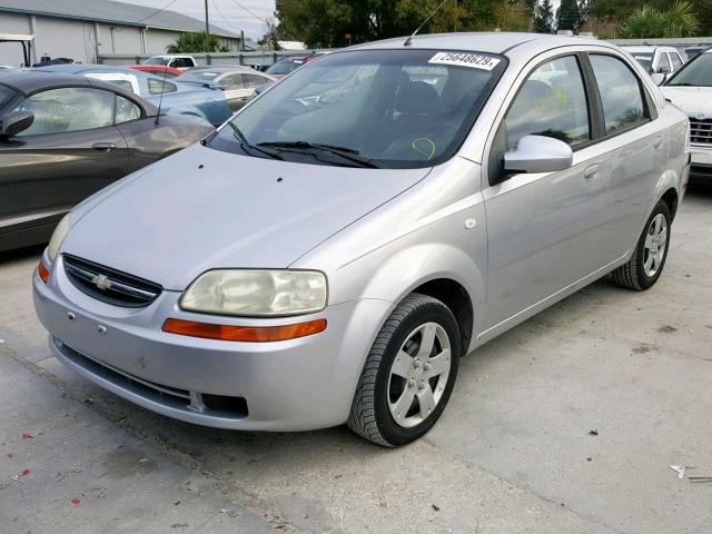 KL1TD56616B521615 - 2006 CHEVROLET AVEO BASE Күміс фото 2
