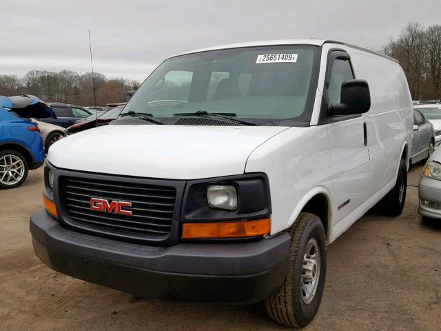 1GTHG35U551237063 - 2005 GMC SAVANA G35 WHITE photo 2