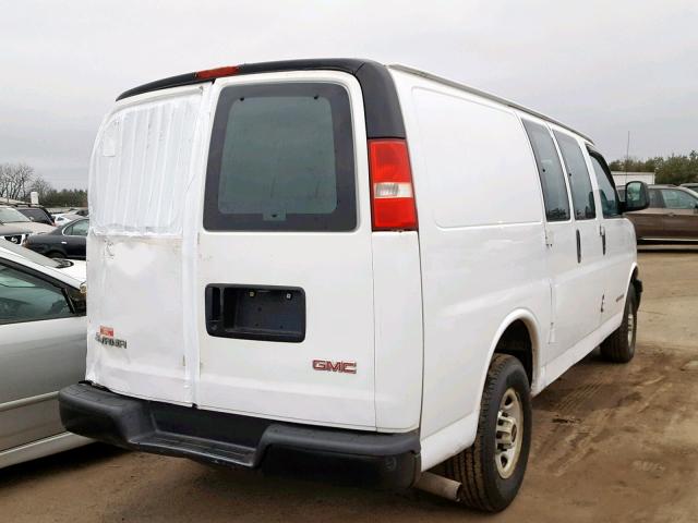 1GTHG35U551237063 - 2005 GMC SAVANA G35 WHITE photo 4