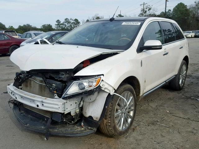 2LMDJ6JK3FBL26836 - 2015 LINCOLN MKX WHITE photo 2