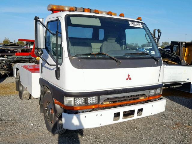 JW6AAE1H61L002404 - 2001 MITSUBISHI FE639 WHITE photo 1