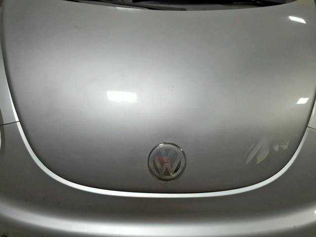 3VWCM21Y04M301823 - 2004 VOLKSWAGEN NEW BEETLE Silber Foto 7