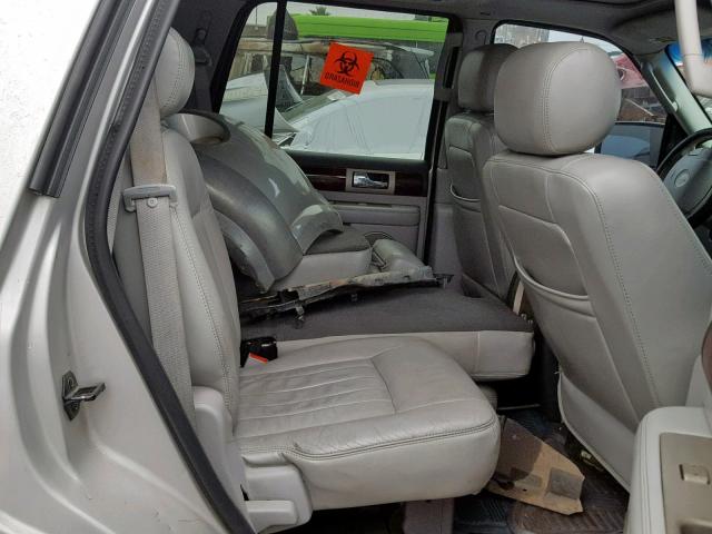 5LMFU27R64LJ26410 - 2004 LINCOLN NAVIGATOR Күміс фото 6