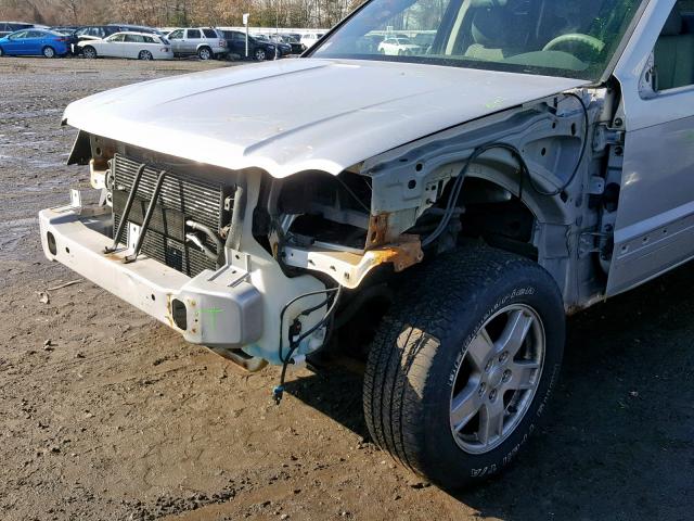 1J4GR48K15C673932 - 2005 JEEP GRAND CHER GRAY photo 9