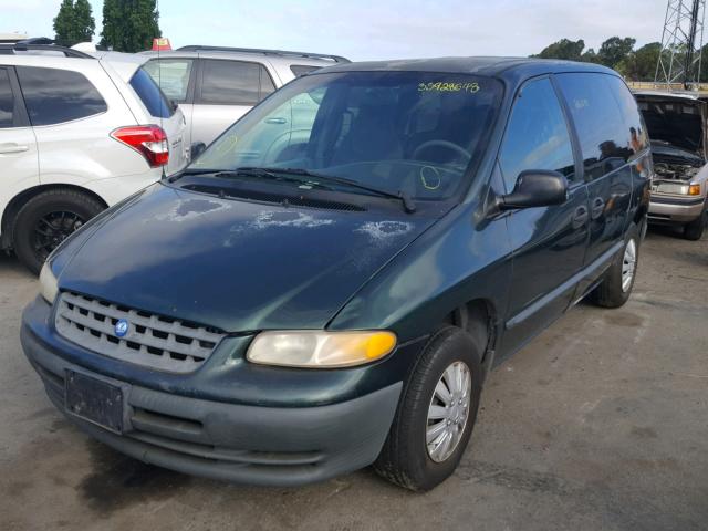 2P4FP25B6XR208214 - 1999 PLYMOUTH VOYAGER GREEN photo 2