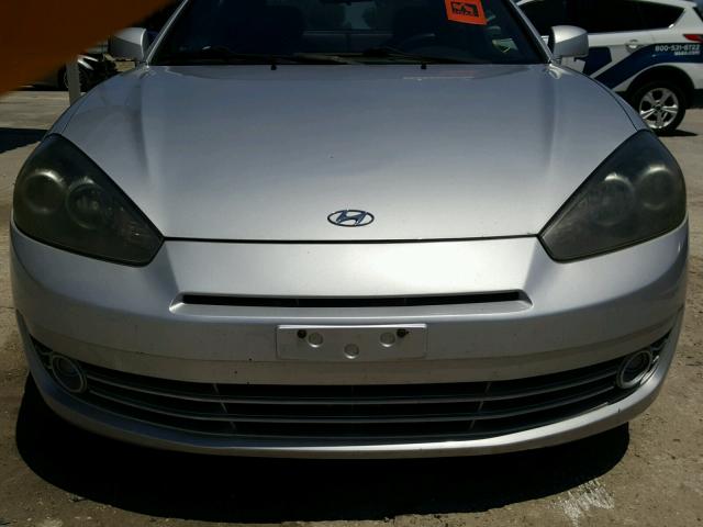 KMHHM66D78U280729 - 2008 HYUNDAI TIBURON GS SILVER photo 9