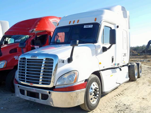 1FUJGLDR9ASAV2531 - 2010 FREIGHTLINER CASCADIA 1 WHITE photo 2