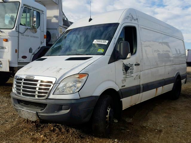 WDYPF445075153618 - 2007 FREIGHTLINER SPRINTER 3 WHITE photo 2