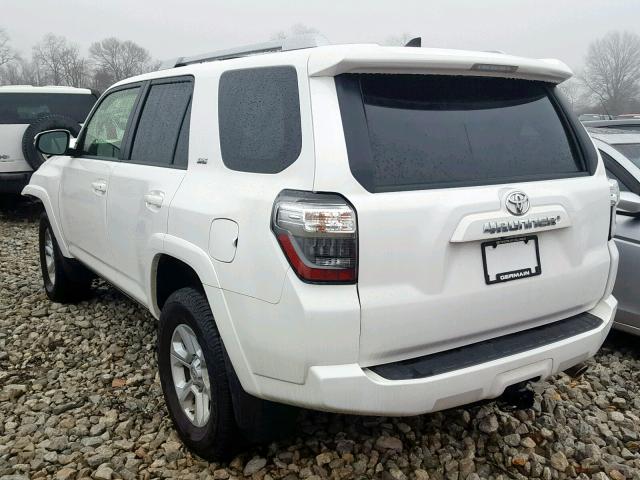 JTEBU5JR6J5525362 - 2018 TOYOTA 4RUNNER SR WHITE photo 3