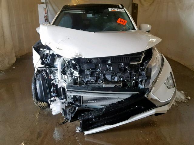 JA4AT5AA4JZ049371 - 2018 MITSUBISHI ECLIPSE CR WHITE photo 7