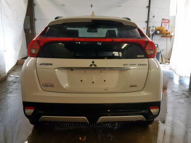 JA4AT5AA4JZ049371 - 2018 MITSUBISHI ECLIPSE CR WHITE photo 9