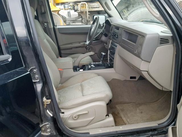 1J8HG48N86C229192 - 2006 JEEP COMMANDER BLACK photo 5