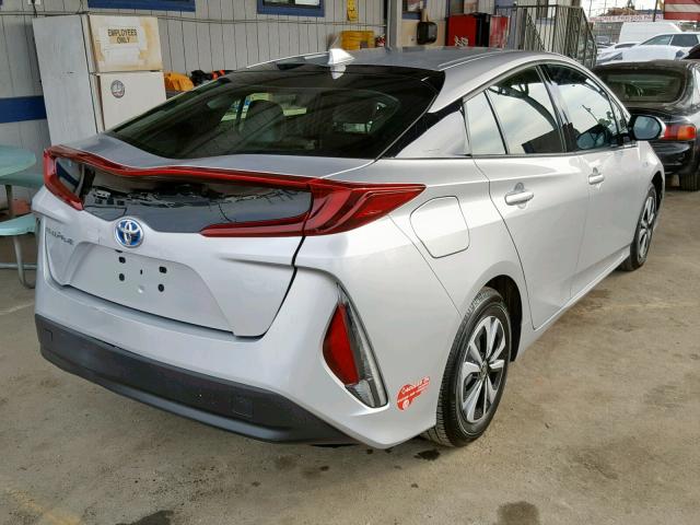 JTDKARFP1H3057493 - 2017 TOYOTA PRIUS PRIM ვერცხლისფერი ფოტო 4